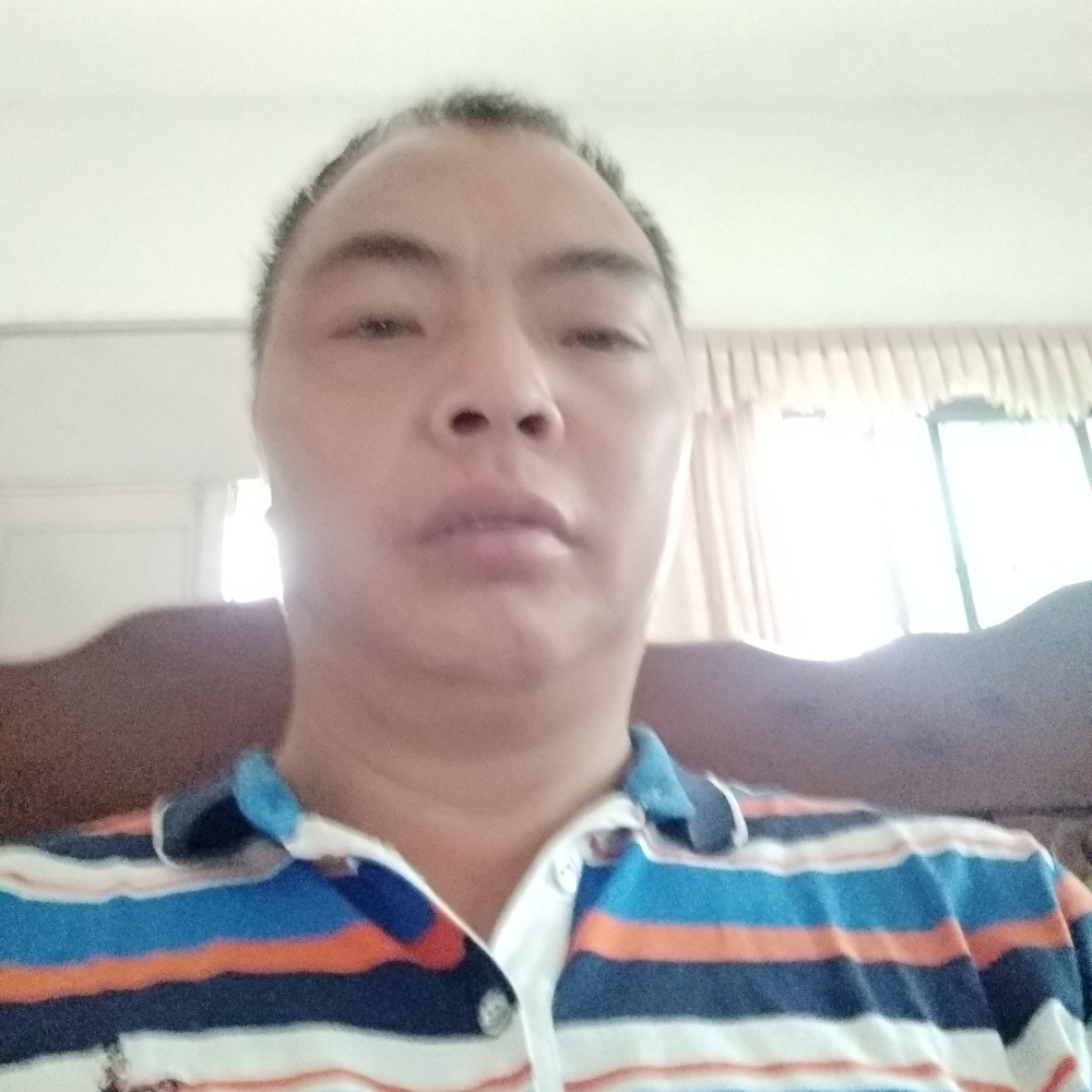 帅气等待花生的照片