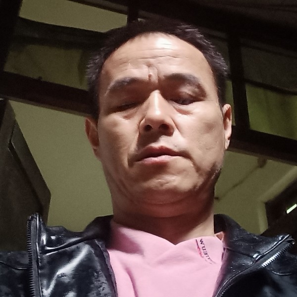 哭泣扯冷眸的照片