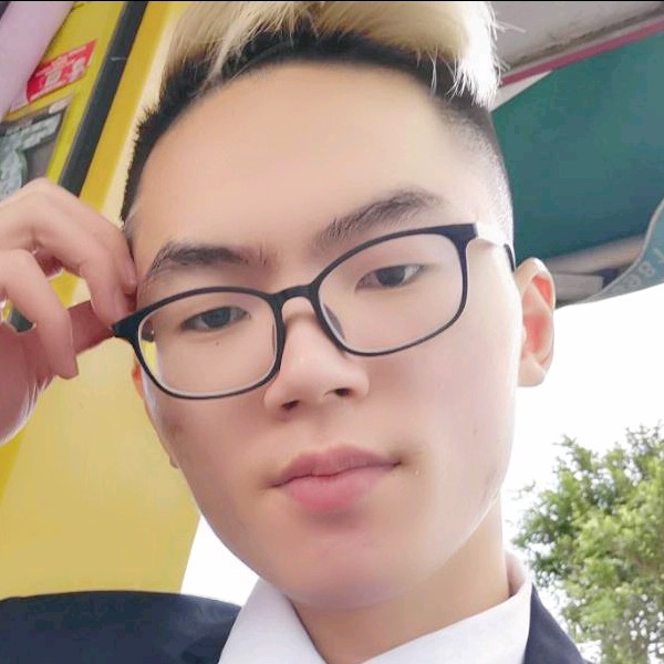 情动调皮的照片