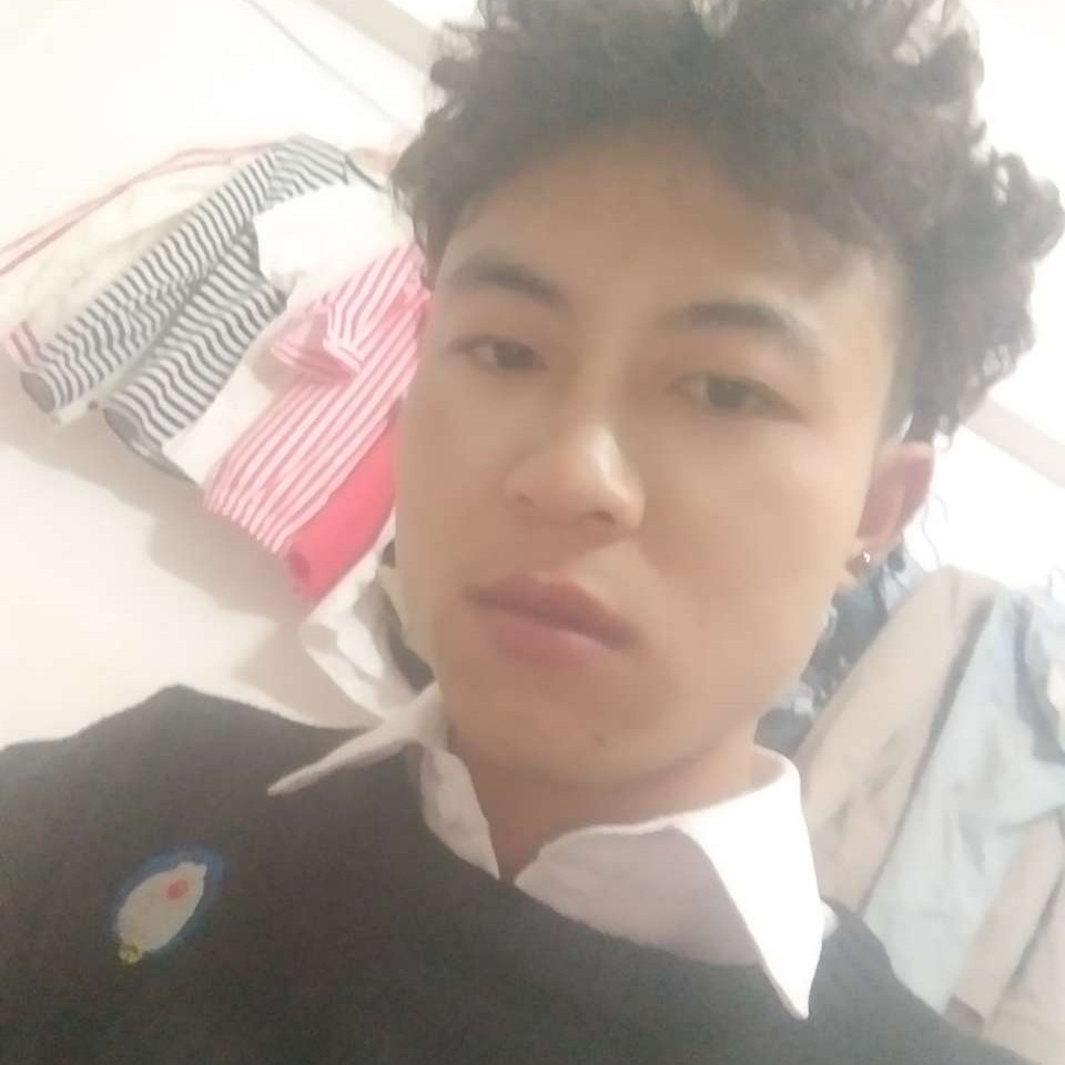合适凝眸天寂的照片