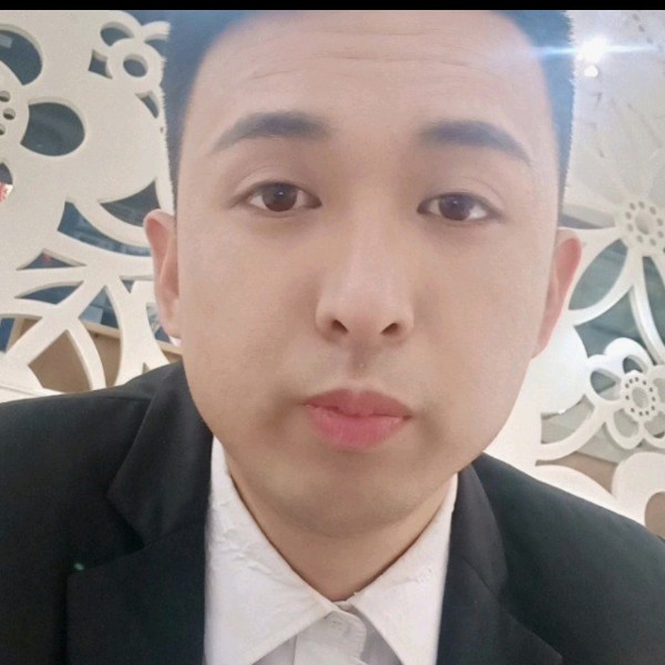 李阿哲的照片