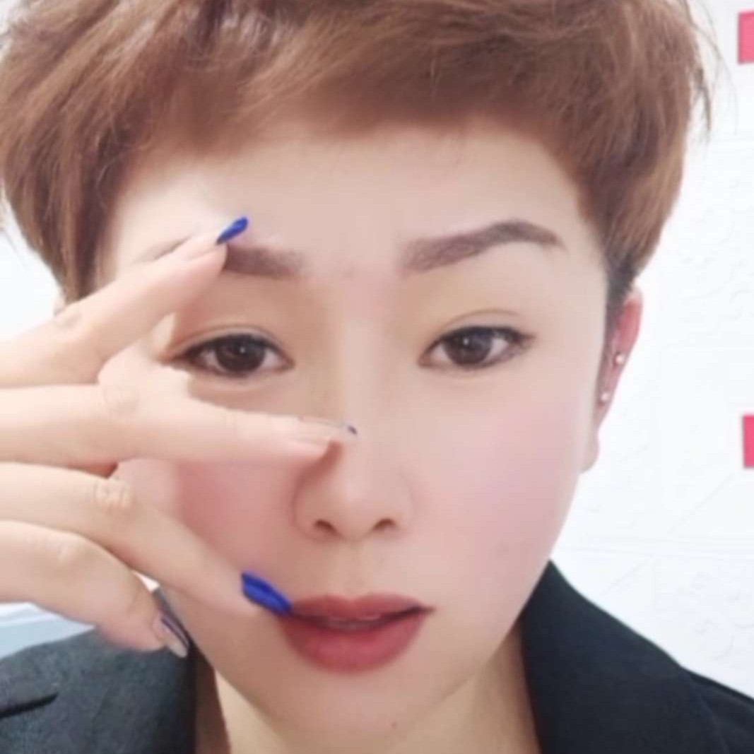 玫瑰回首轻松的照片
