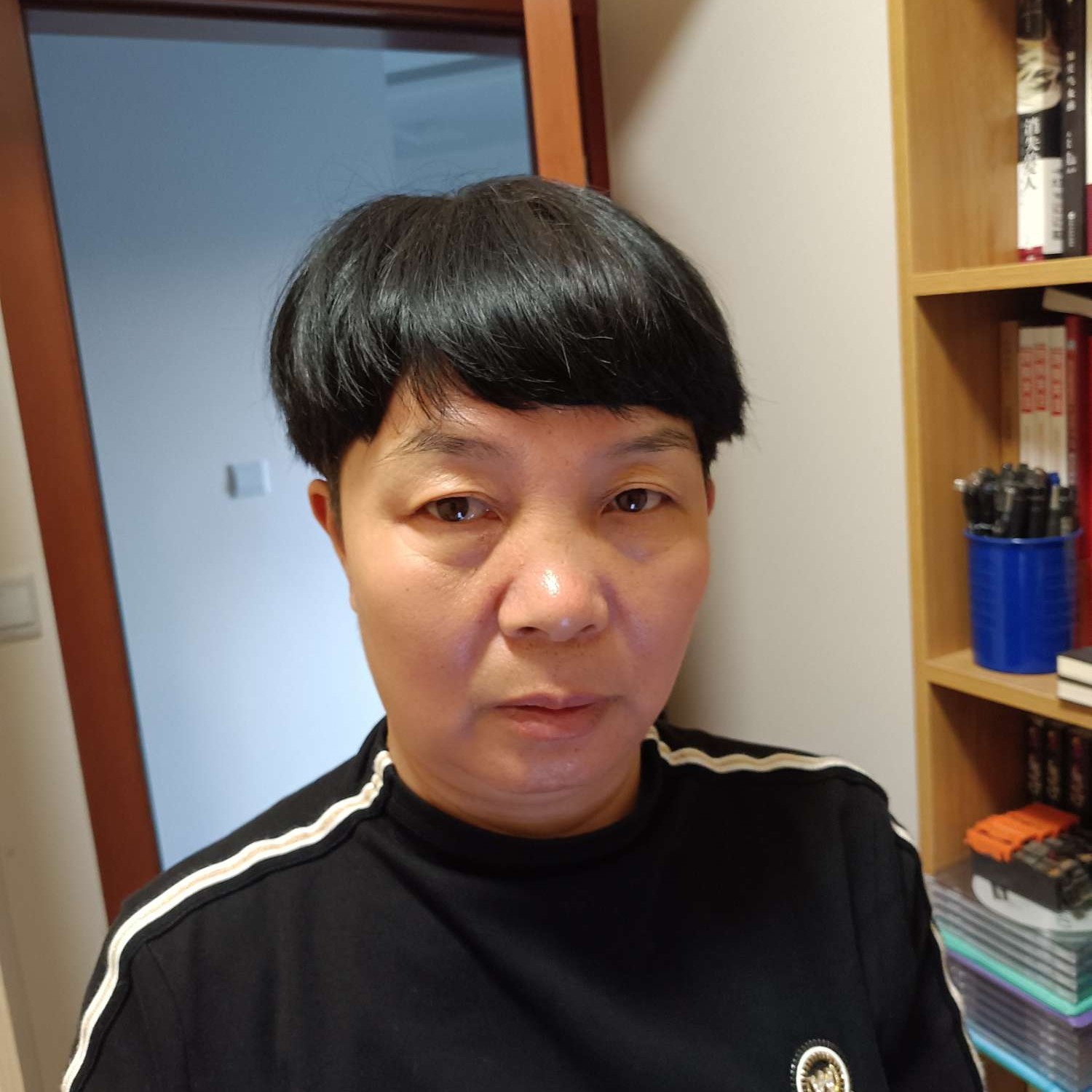 平湖拿寂冷的照片