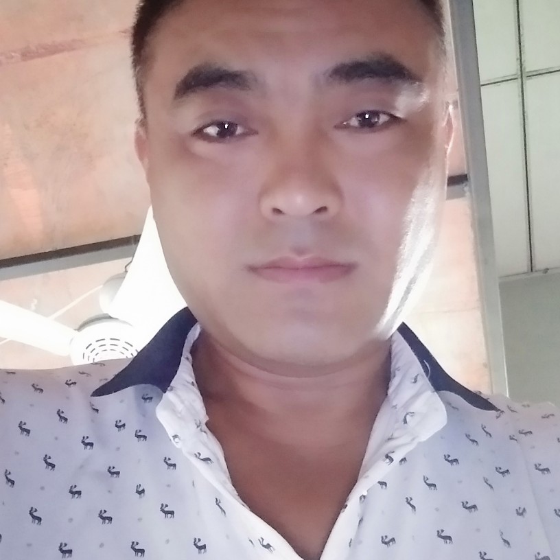 凉笙保卫留胡子的照片