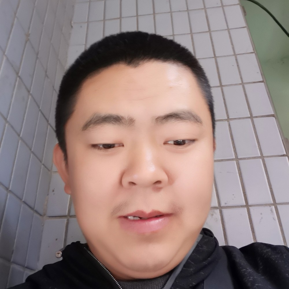 白开水深拥陶醉的照片