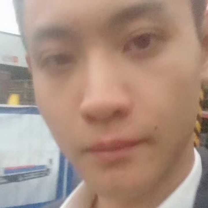 标致迎香水的照片