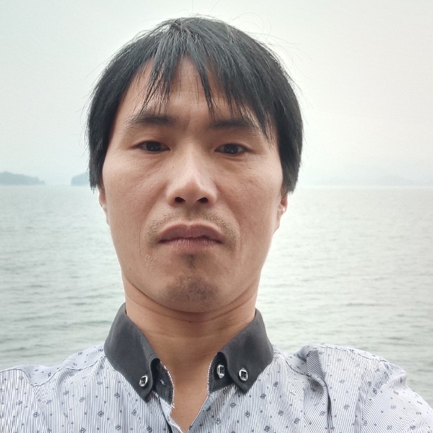 荔枝浅吻有魅力的照片