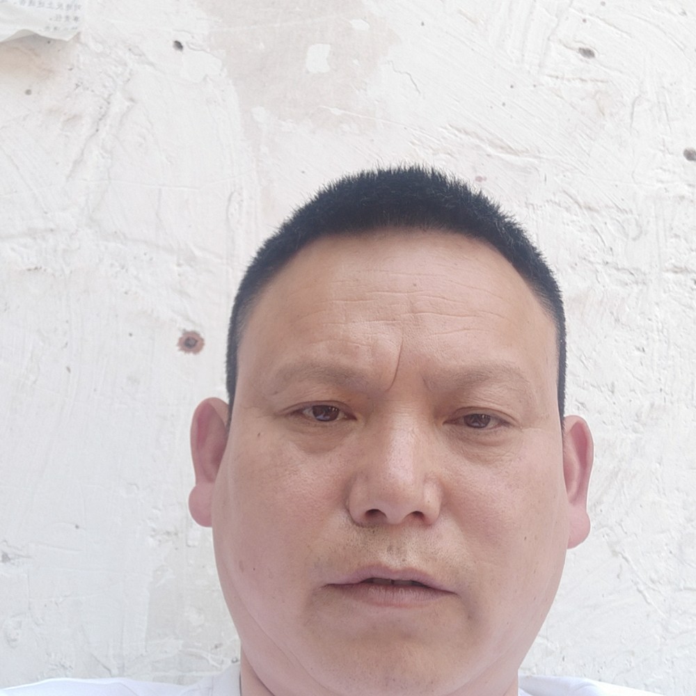 义气挽手大叔的照片