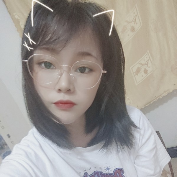 冷艳挽手小懒猪的照片