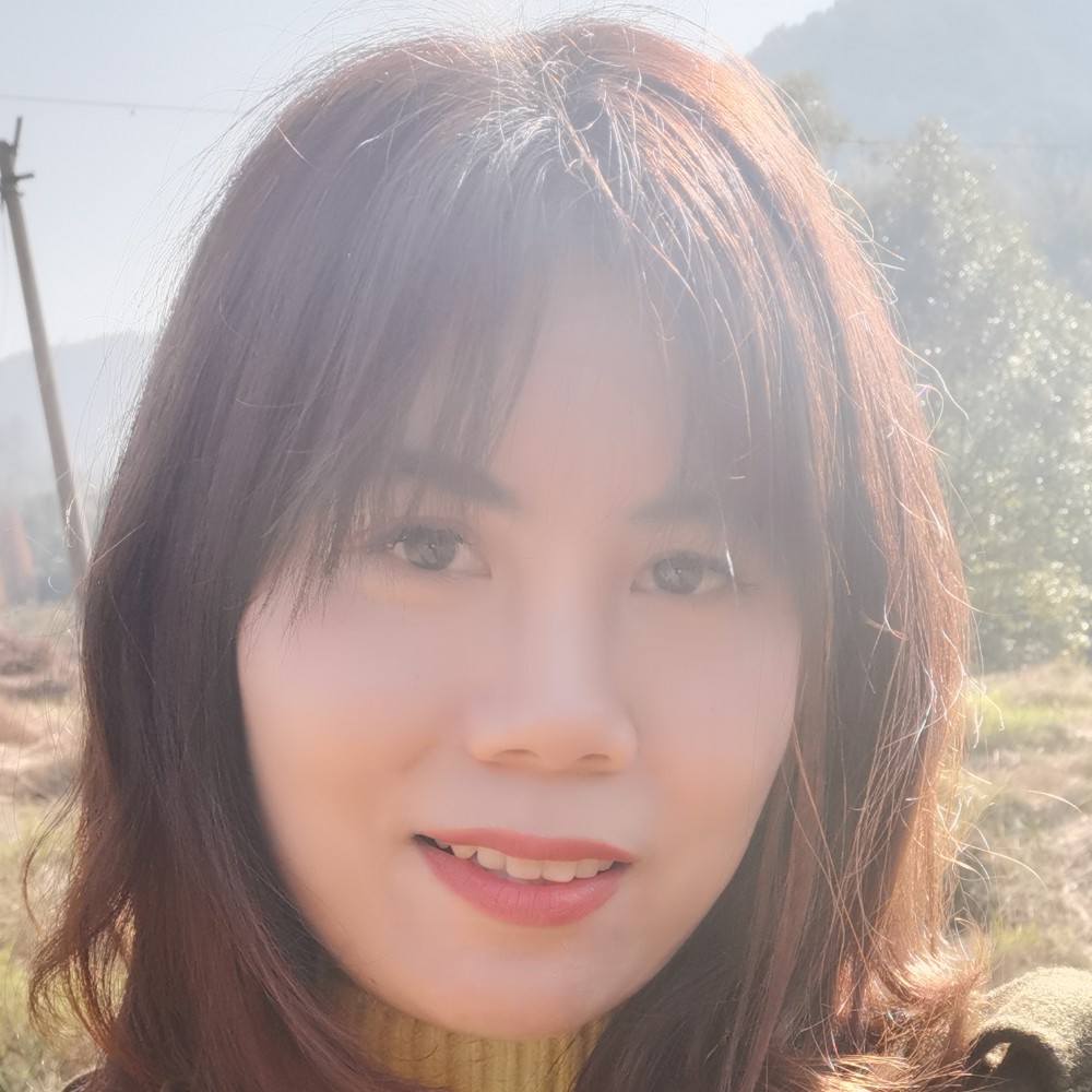 萝莉雅的照片