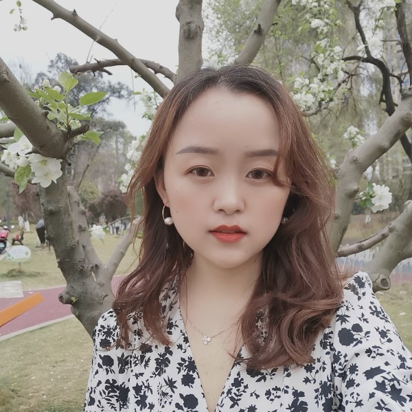 绿萝小姐姐的照片