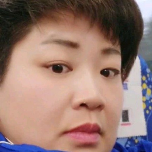 中艾一生的照片