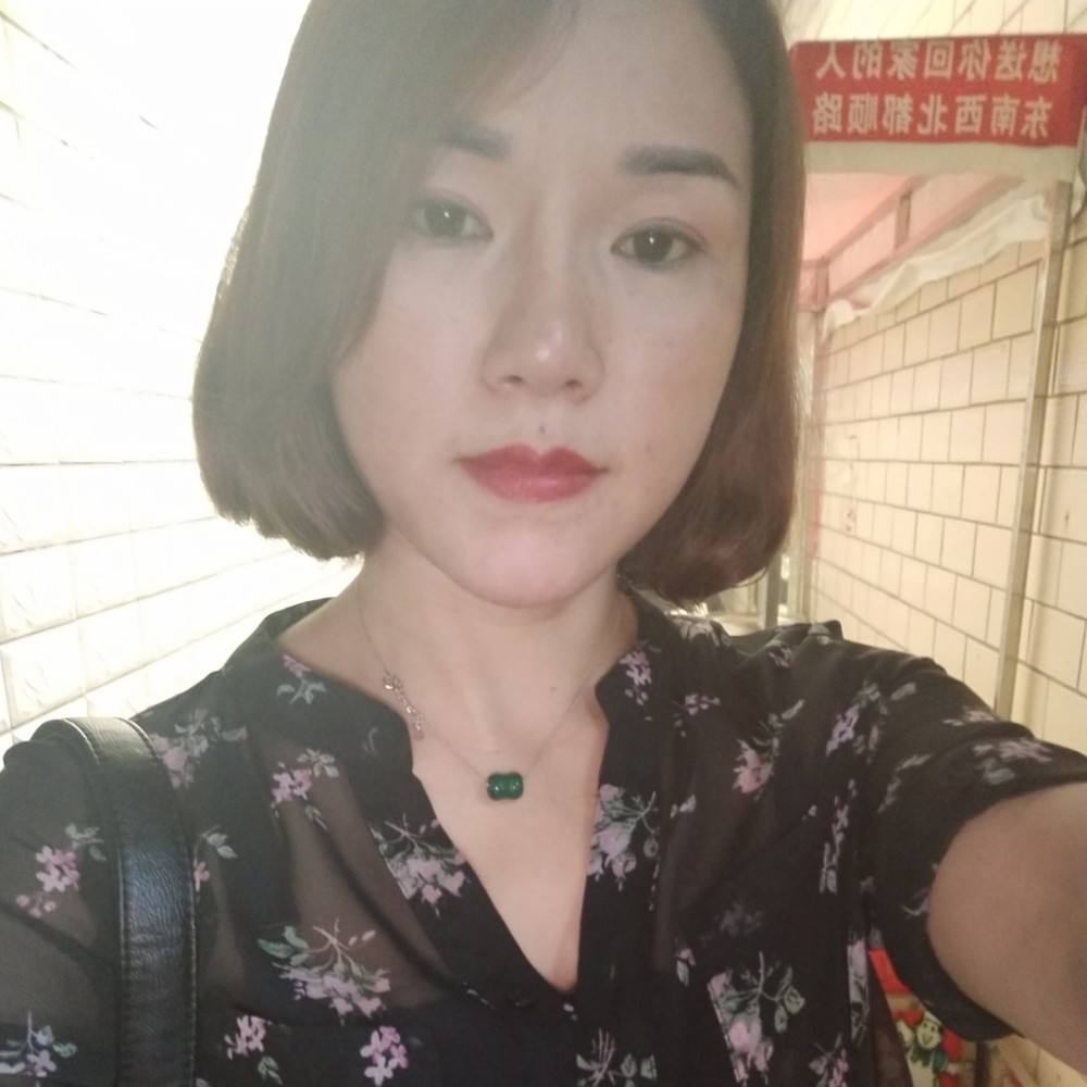 灰狼苦恋漂亮的照片
