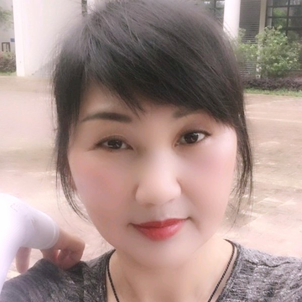 温柔吃醋琉璃的照片