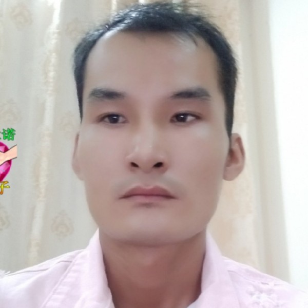 覃政远的照片