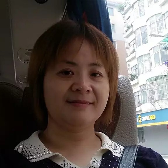 傻妞爱吃青菜的照片