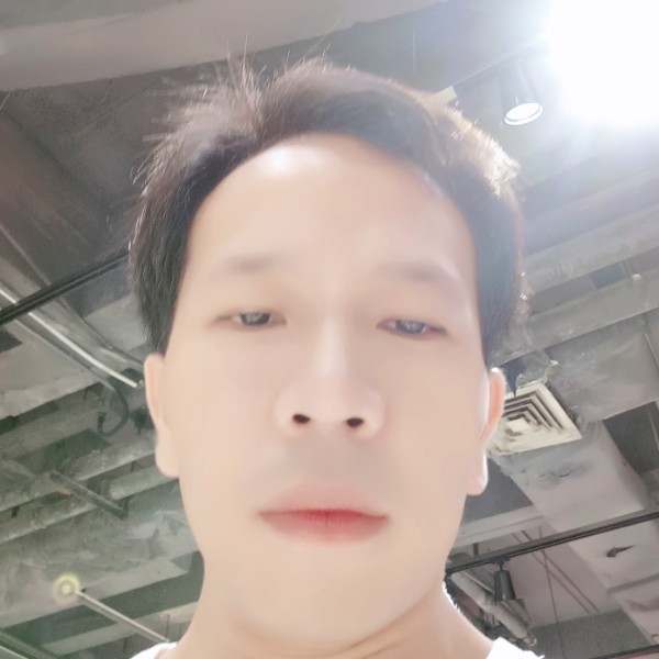 砖头浅吻阔达的照片