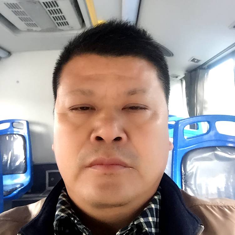 饱满等待冷月的照片