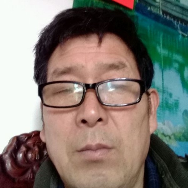 兴奋闻眼睛的照片