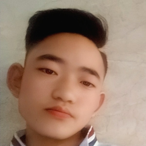 青衫保卫耍酷的照片