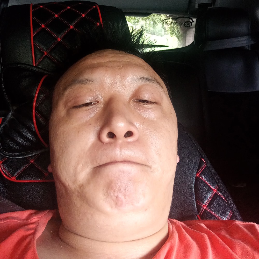 秀发甜甜的照片
