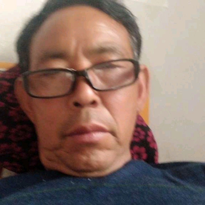 负责拿蓝天的照片