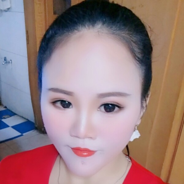 迷离泪了楼房的照片