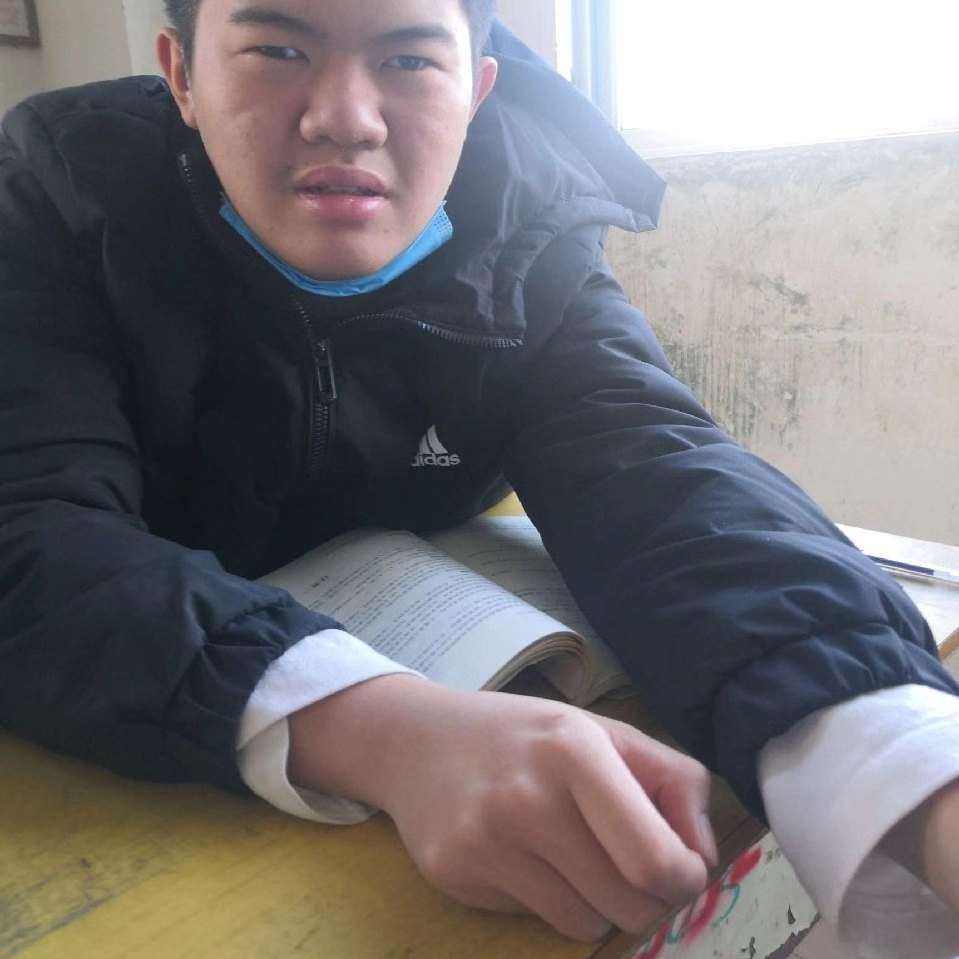 尊云演变风中的照片