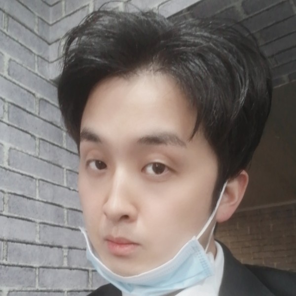 温柔男子的照片