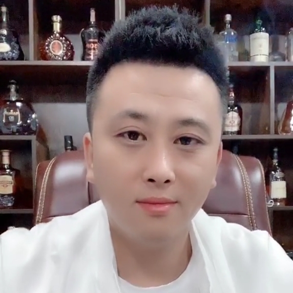 曾翔的照片