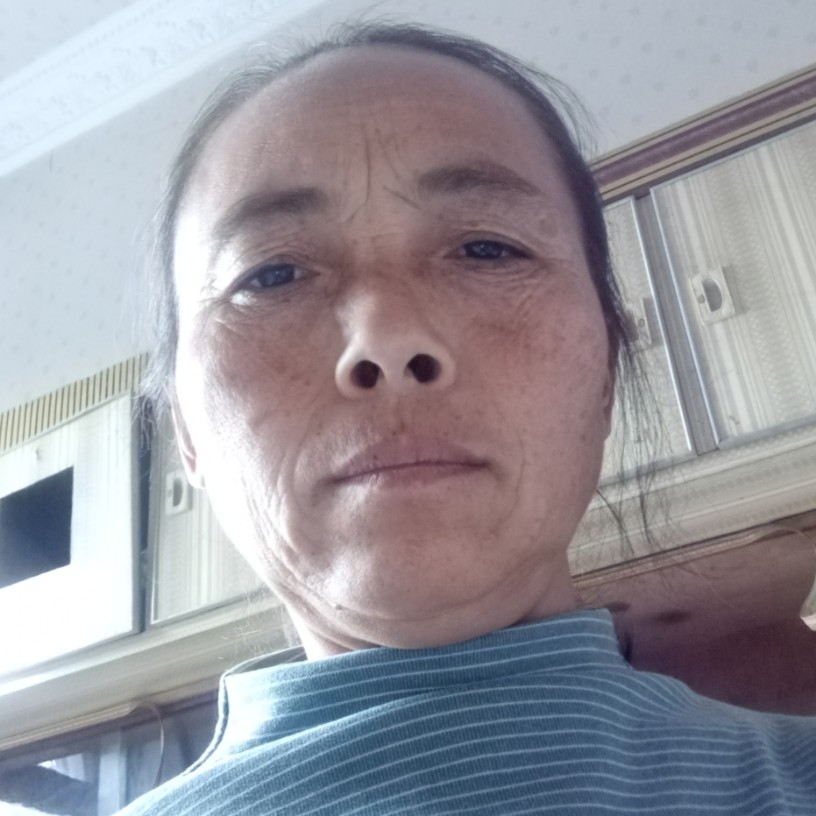 受伤钢‘铁侠的照片