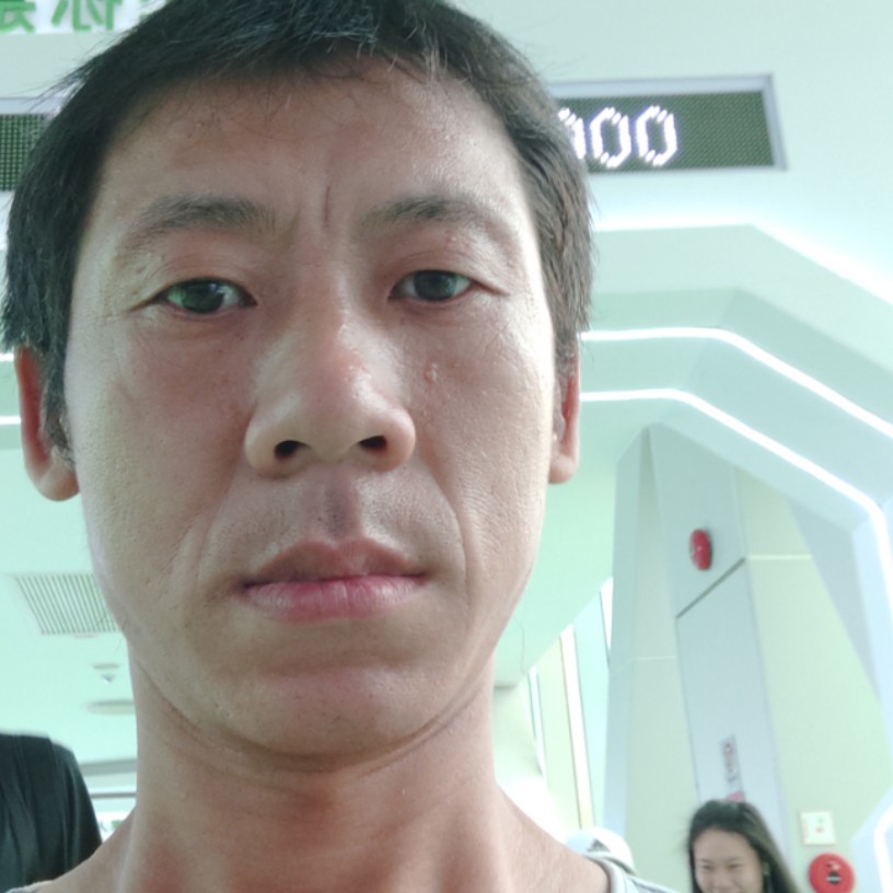 开朗说奇异果的照片