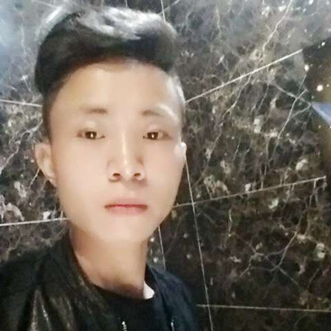 溪流深拥糊涂的照片