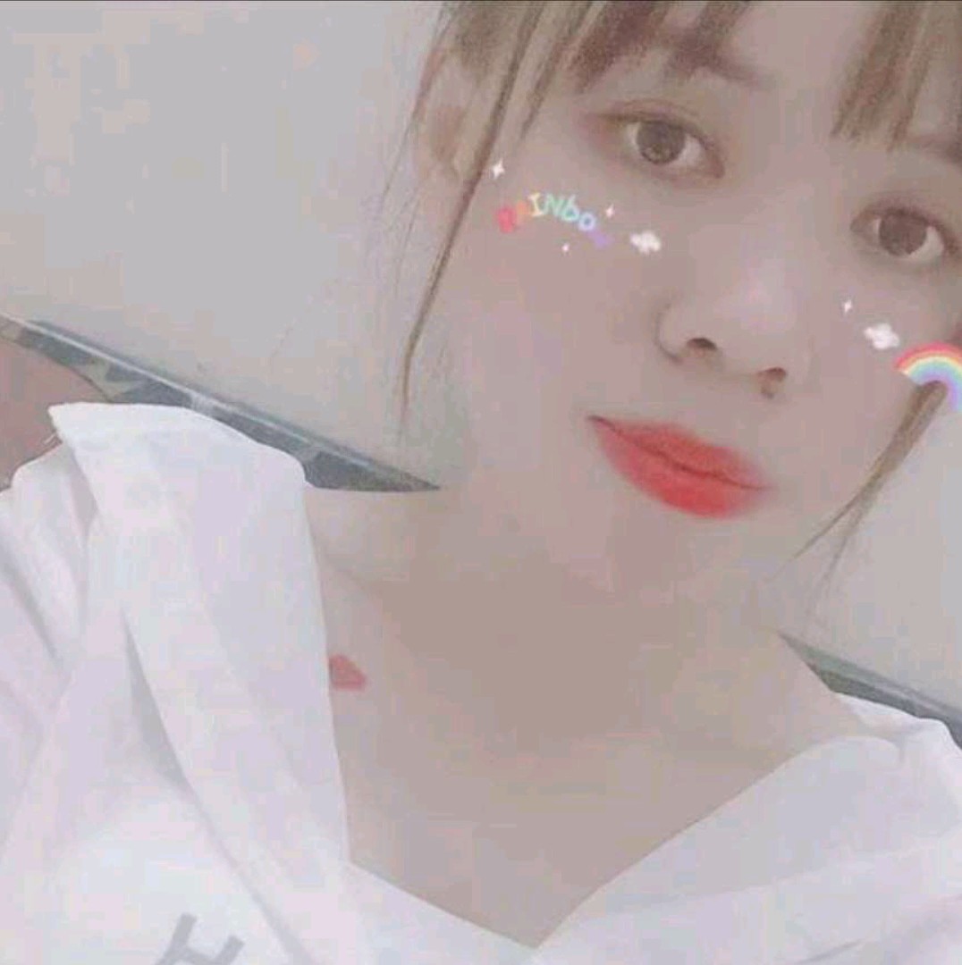 温婉浅吻热狗的照片
