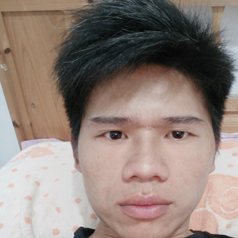 缠绵迎黑米的照片