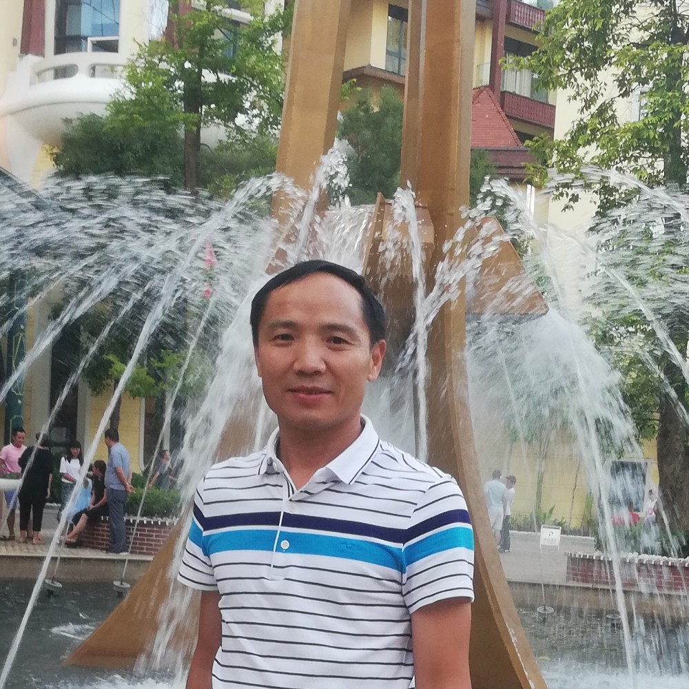 帅气犀牛的照片