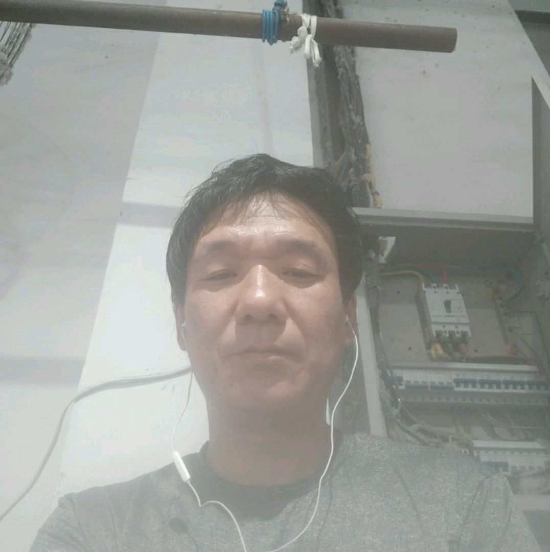 白开水落拓的照片