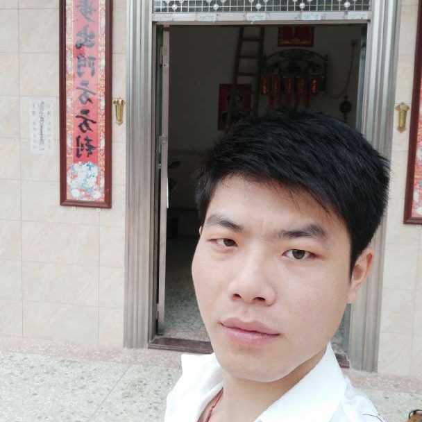 平淡闻情动的照片
