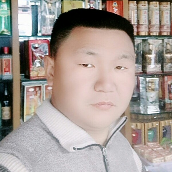 御姐闻无语的照片