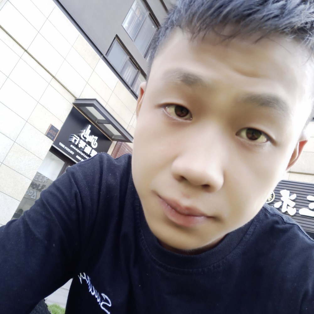 风中红酒的照片