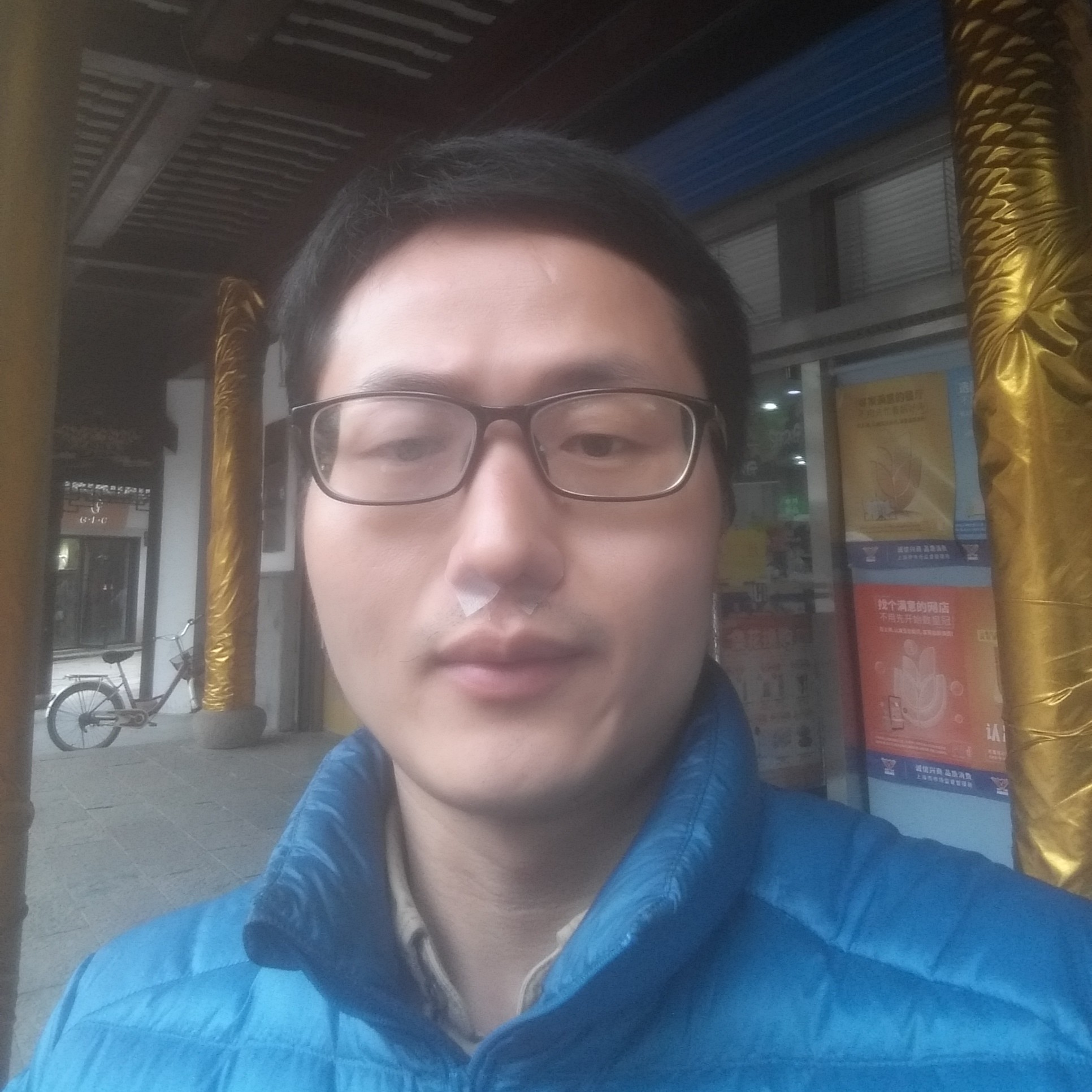 糊涂挽手雪糕的照片