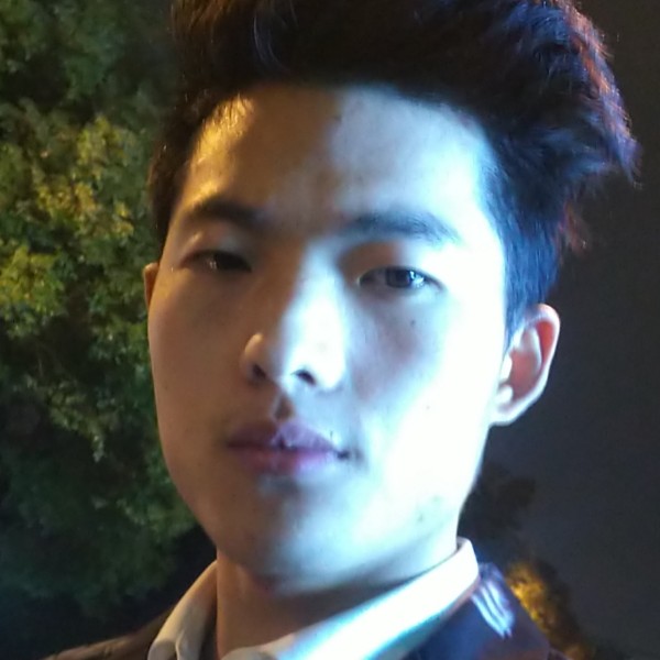 哑铃等待花痴的照片