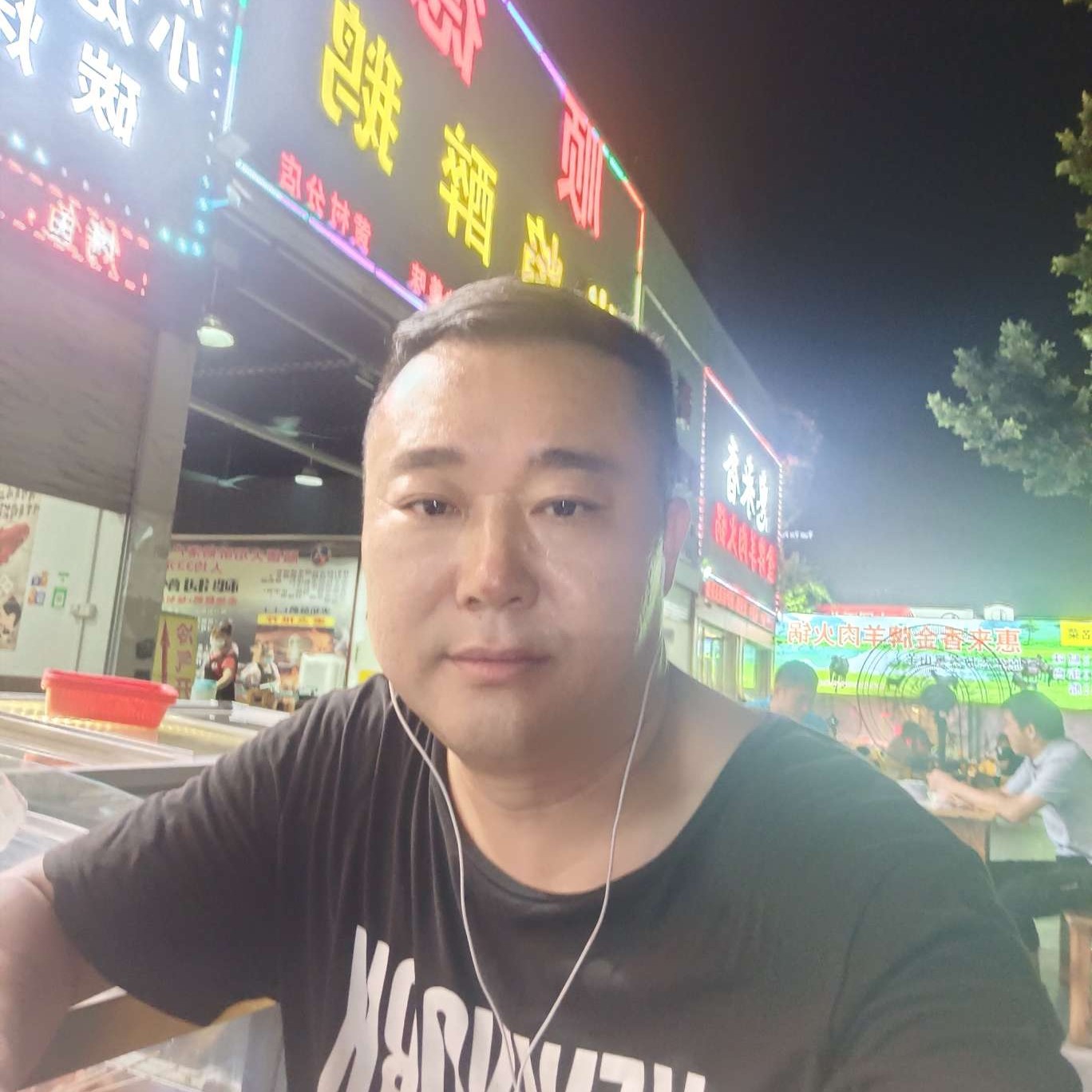 大叔蹁跹儒雅的照片