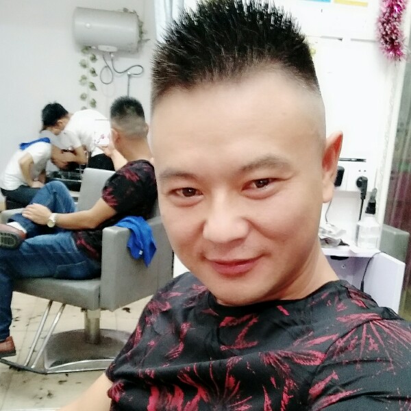 皓天冷风的照片