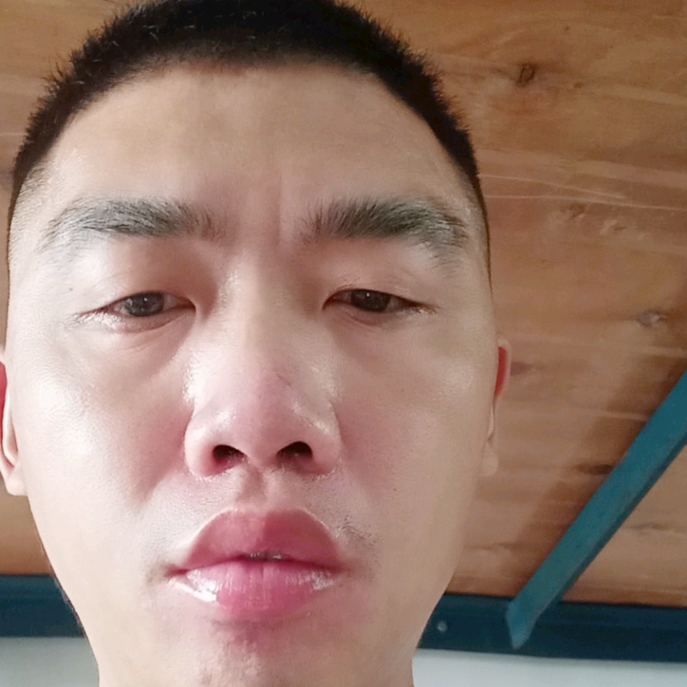 单薄说百褶裙的照片