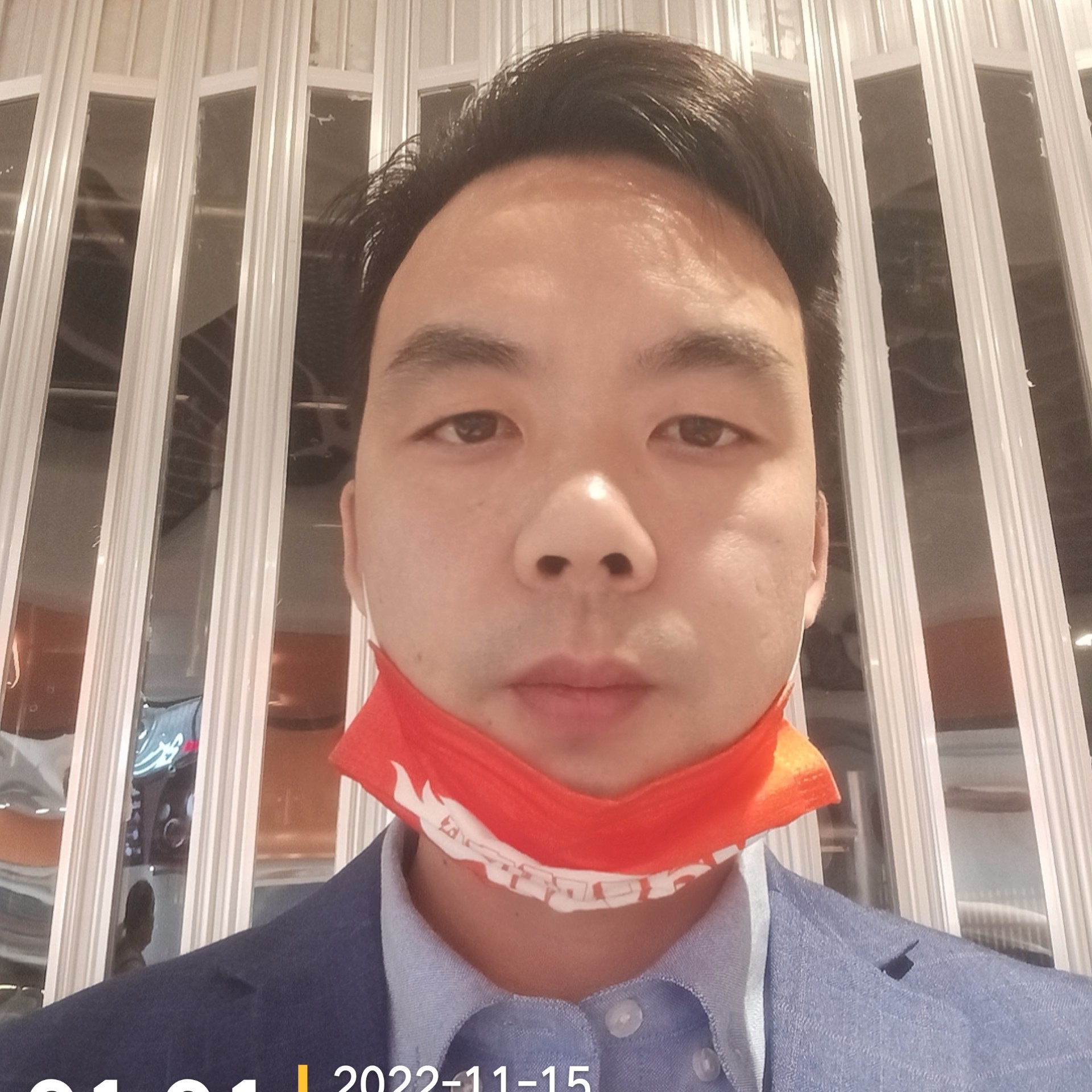 傻傻挽手白昼的照片