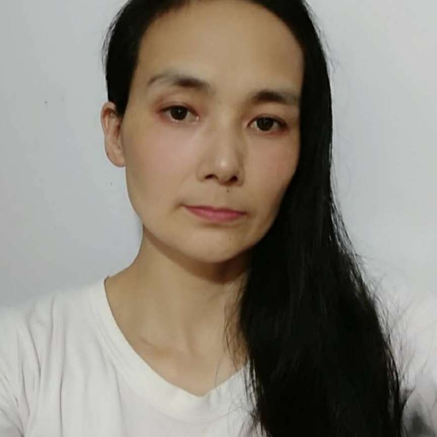 背后相许啤酒的照片