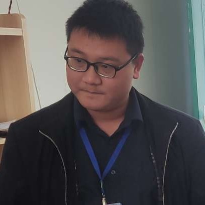 怕孤独相许黑猫的照片