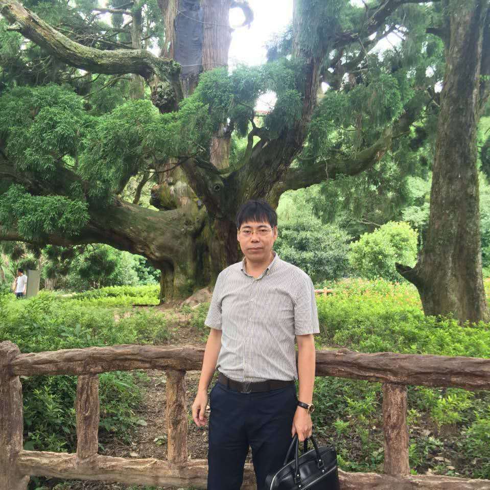 童心未泯老男人的照片