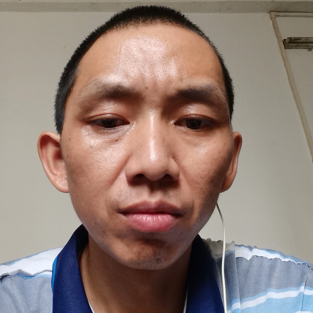 黄蜂蹙眉娇气的照片
